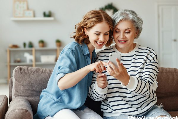 schrift-ERezept-Seniorin-2